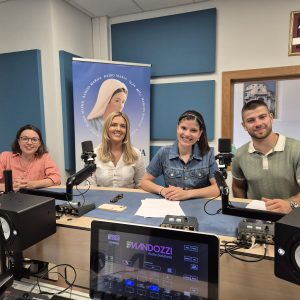 Gostovanje “Žive vatre” u emisiji “Crkva i društvo” na Radio Mariji