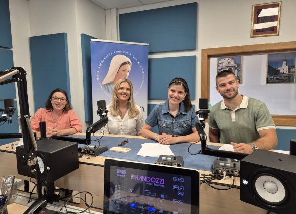 Gostovanje “Žive vatre” u emisiji “Crkva i društvo” na Radio Mariji